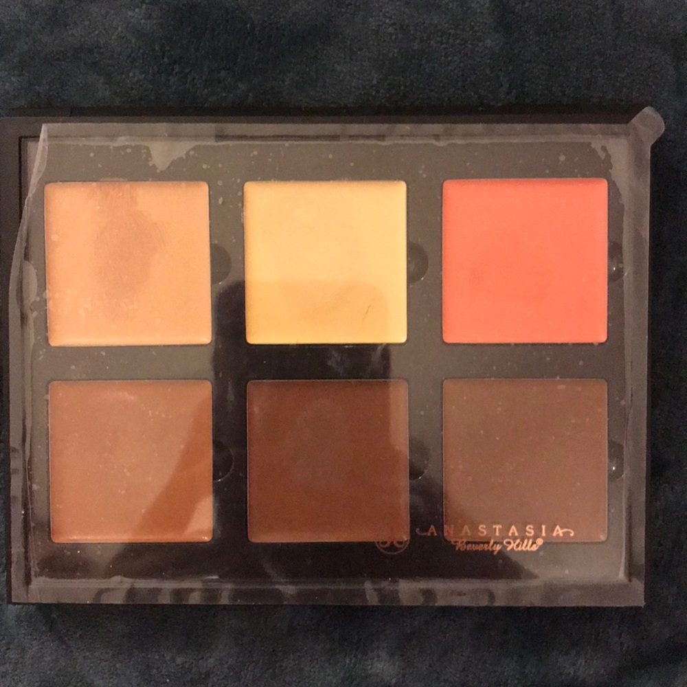Anastasia Beverly Hills MEDIUM CREAM CONTOUR KIT